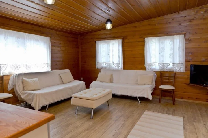 Бодрум: Tiny House With Shared Pool and Balcony in Bodrum