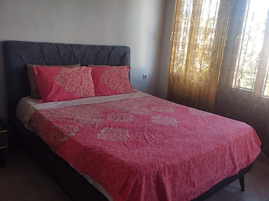 Искендерун: Dreamy Villa With Shared Pool and Garden in Hatay