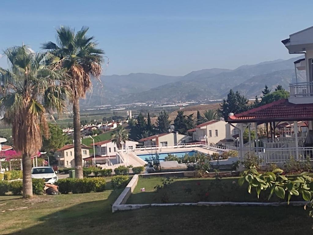 Искендерун: Dreamy Villa With Shared Pool and Garden in Hatay