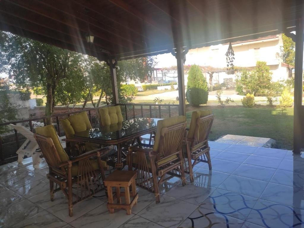 Искендерун: Dreamy Villa With Shared Pool and Garden in Hatay