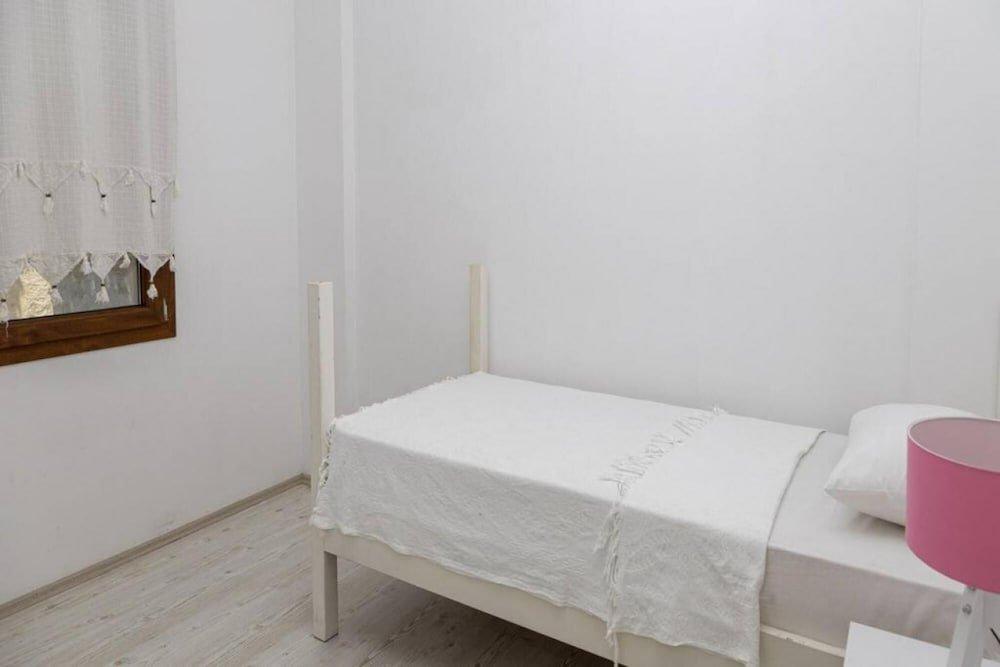 Гюндоган: 3 BR Comfy House with Peaceful View in Yalikavak