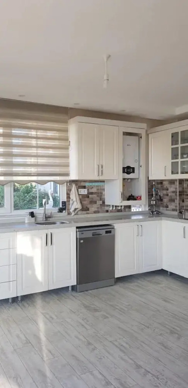 Увезпинар: Luxury Villa 50 m to Beach in Cinarcik