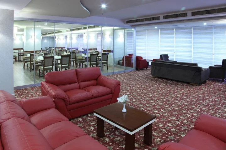 Адана: Otel Senbayrak City