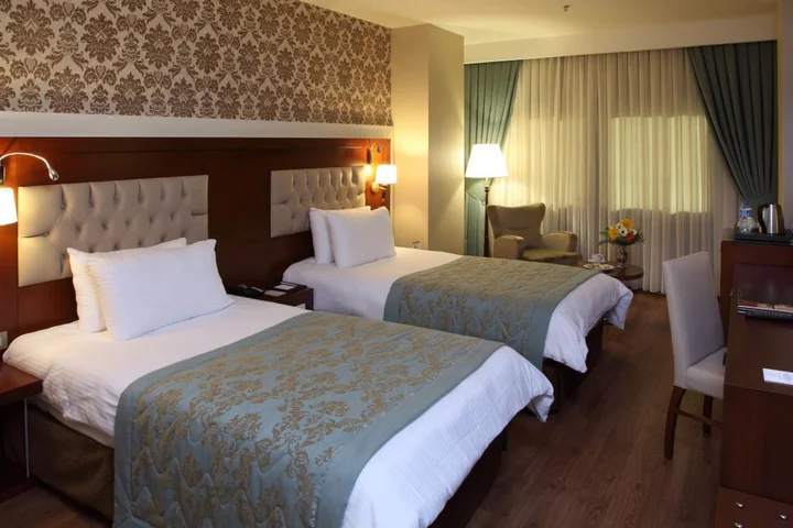 Адана: Otel Senbayrak City