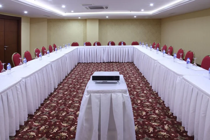 Адана: Otel Senbayrak City