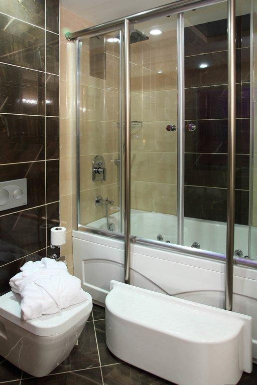 Адана: Otel Senbayrak City