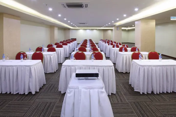 Адана: Otel Senbayrak City