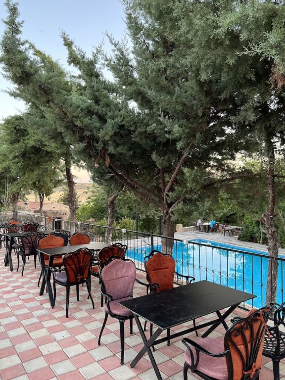 Мидьят: Mi̇dyat Anti̇k Otel