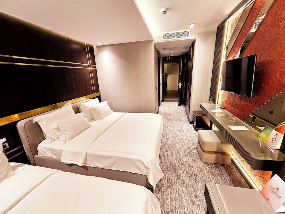 Мидьят: Asur Imperial Hotel
