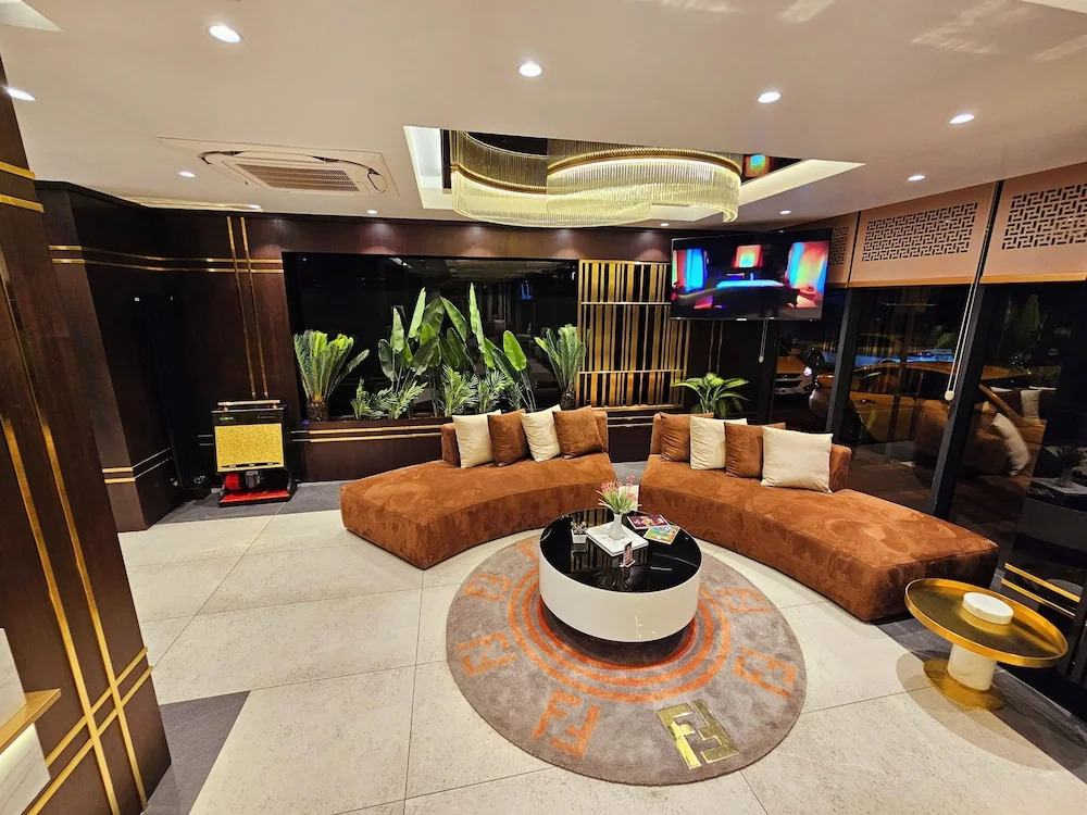 Мидьят: Asur Imperial Hotel