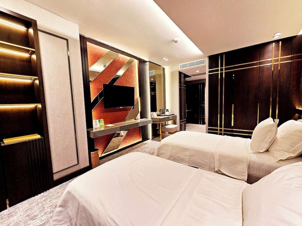 Мидьят: Asur Imperial Hotel