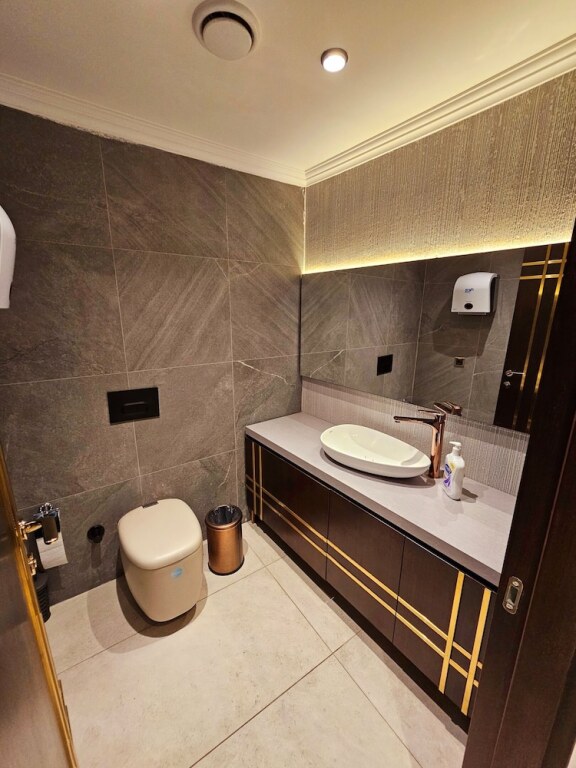 Мидьят: Asur Imperial Hotel