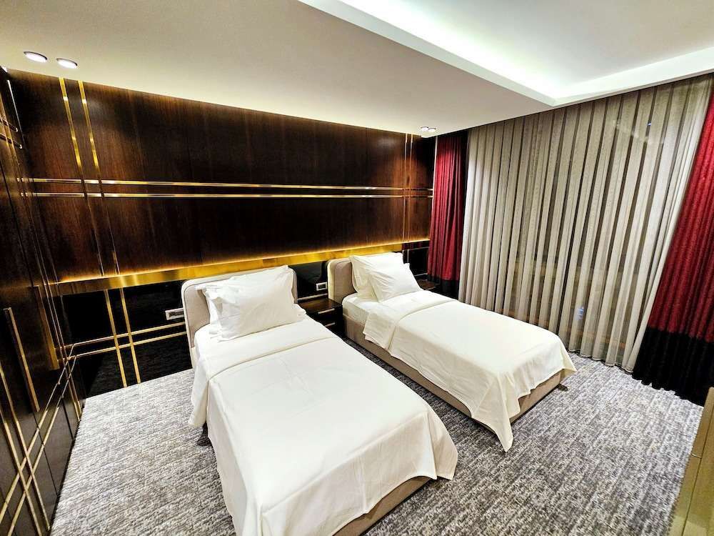 Мидьят: Asur Imperial Hotel