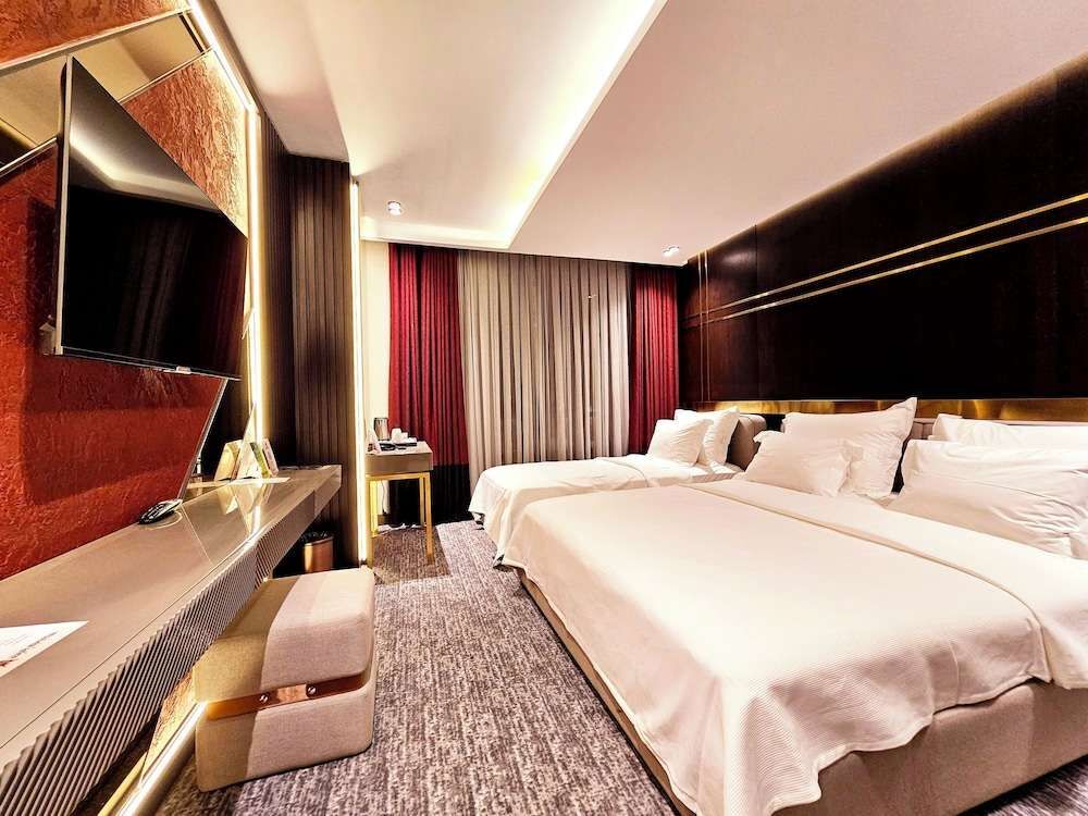 Мидьят: Asur Imperial Hotel
