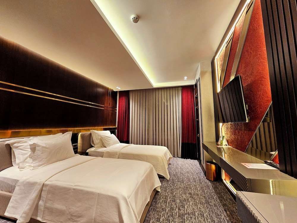 Мидьят: Asur Imperial Hotel