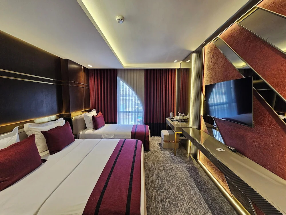 Мидьят: Asur Imperial Hotel