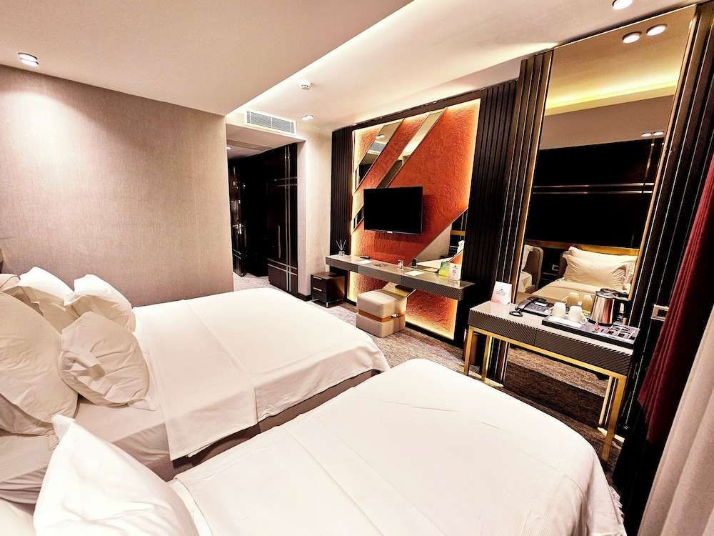 Мидьят: Asur Imperial Hotel