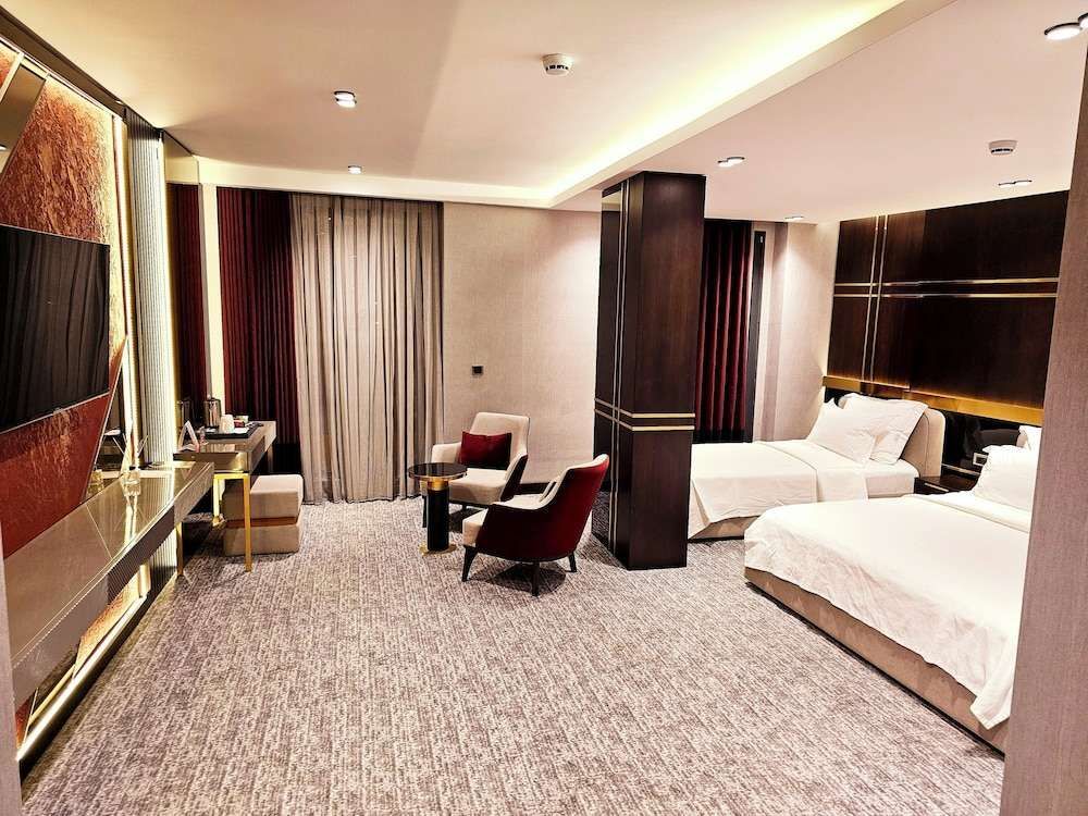 Мидьят: Asur Imperial Hotel