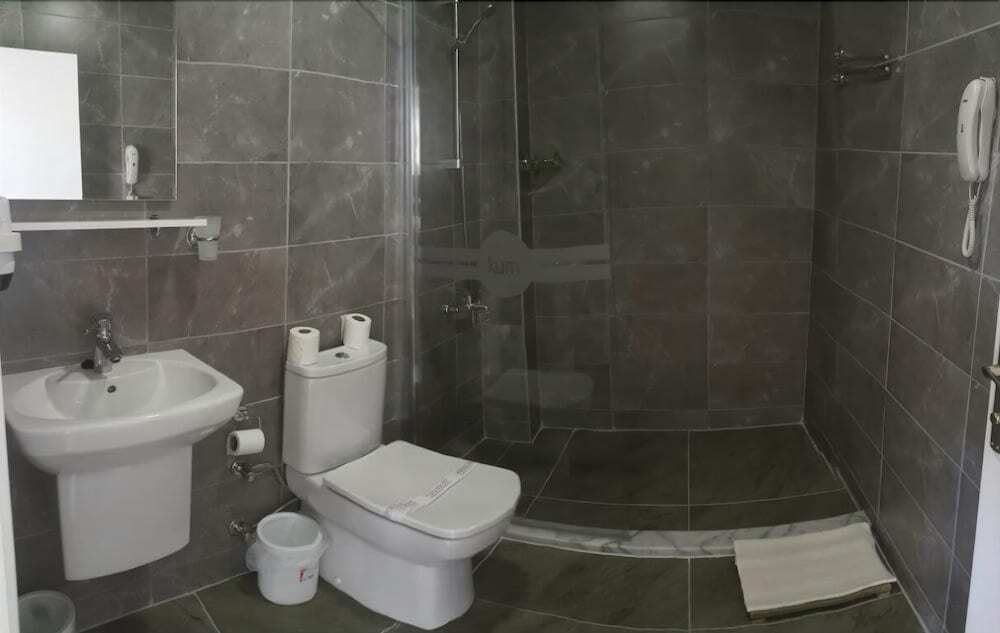 Гузеляли: Kum Hotel