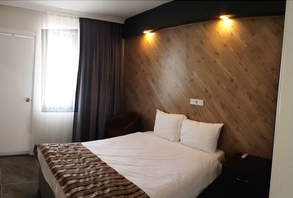 Гузеляли: Kum Hotel