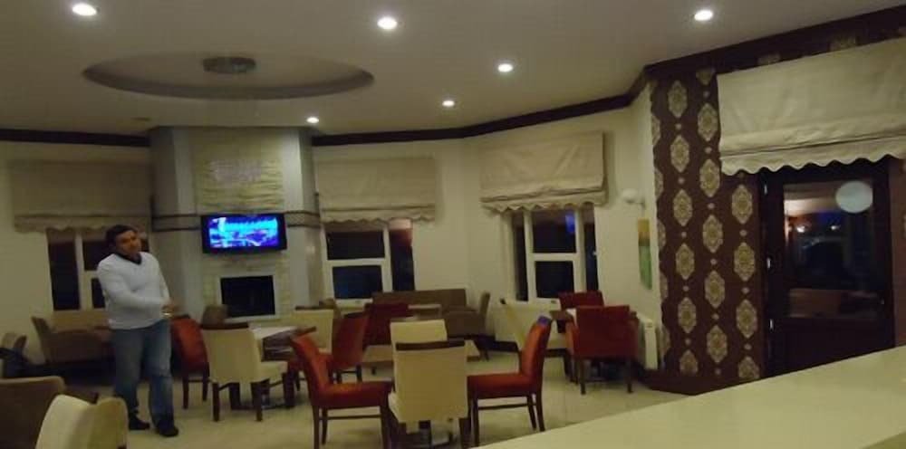Гузеляли: Kum Hotel
