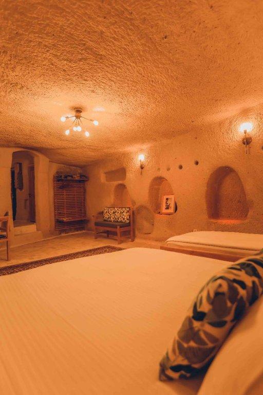 Учисар: Pinhan Suites