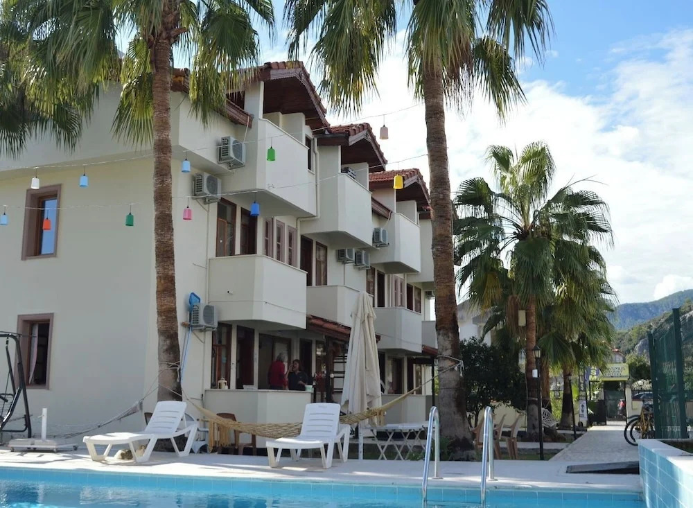Дальян: Erasmus Apart Hotel