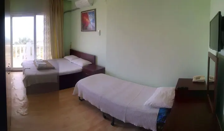 Карабурун: Deniz Otel