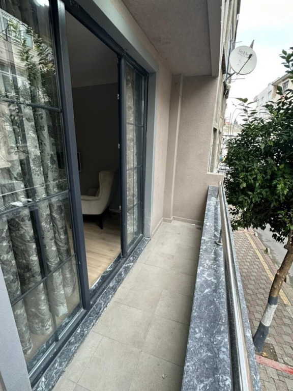 Lovely Apartment With Balcony in Esenler — фото 1