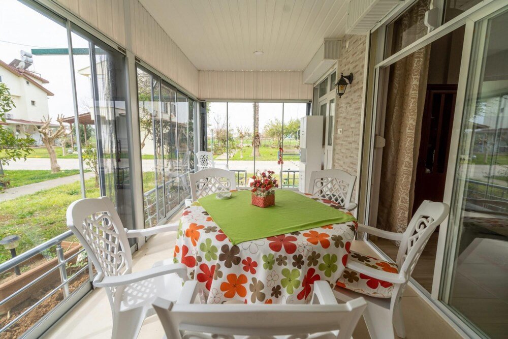 Богазкент: Serene House in Antalya With Shared Pool Garden