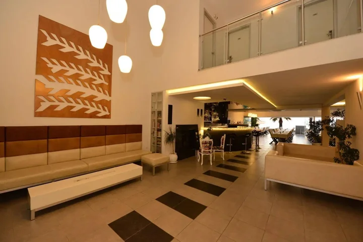 Гёчек: Delta Hotel