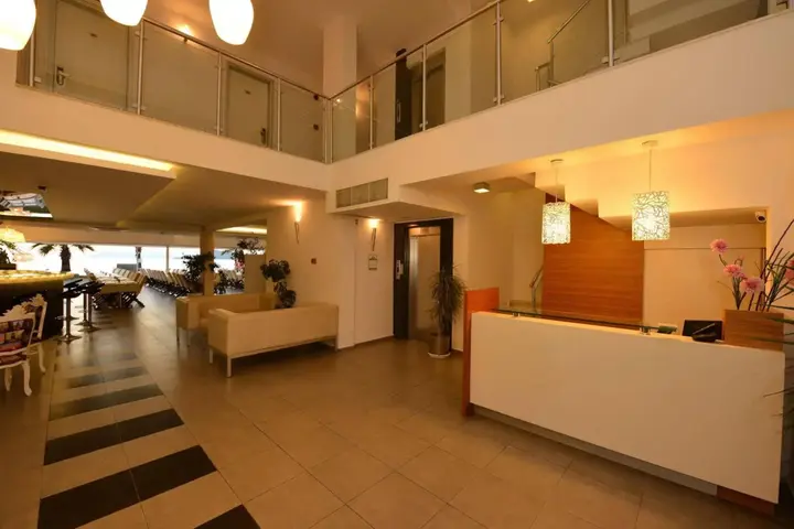 Гёчек: Delta Hotel