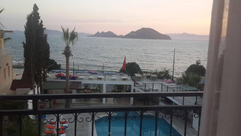 Тургутрейс: Cemre Hotel