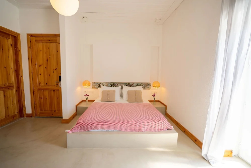 Айвалык: Ajlan Rooms