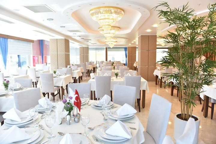 Усак: Ozgobek Ronesans Hotel De Luxe