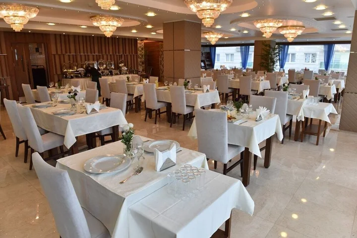 Усак: Ozgobek Ronesans Hotel De Luxe
