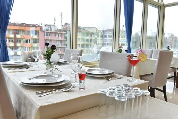 Усак: Ozgobek Ronesans Hotel De Luxe