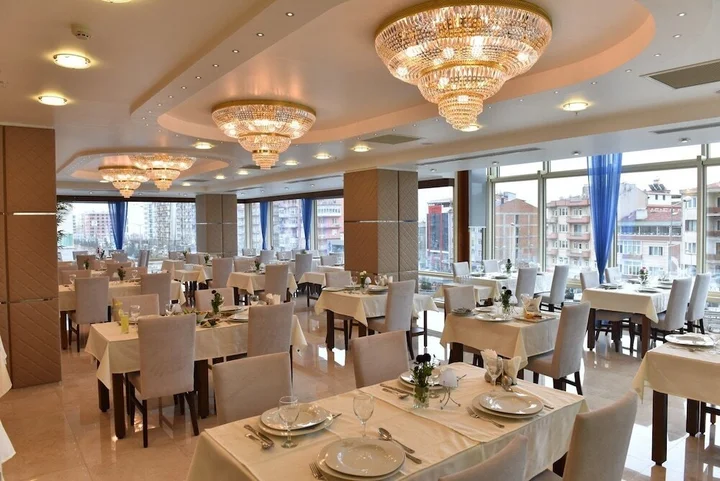 Усак: Ozgobek Ronesans Hotel De Luxe