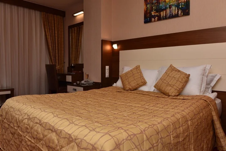 Усак: Ozgobek Ronesans Hotel De Luxe