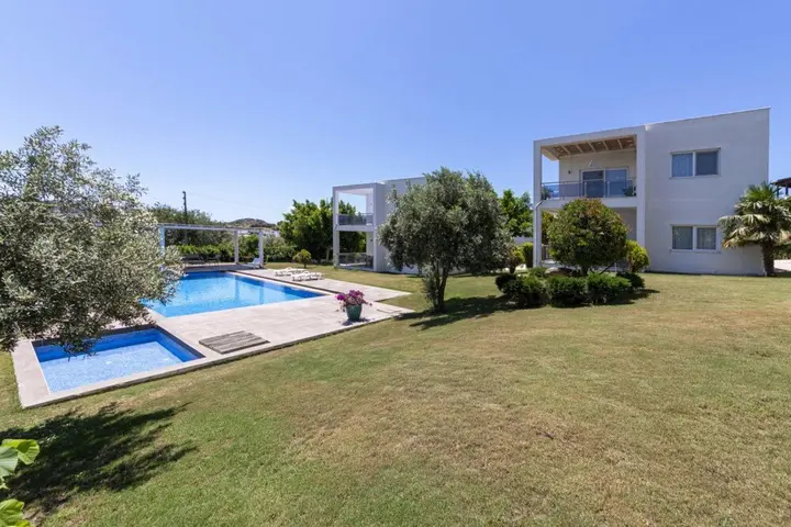 Гюмюшлюк: Captivating House With Shared Pool in Bodrum