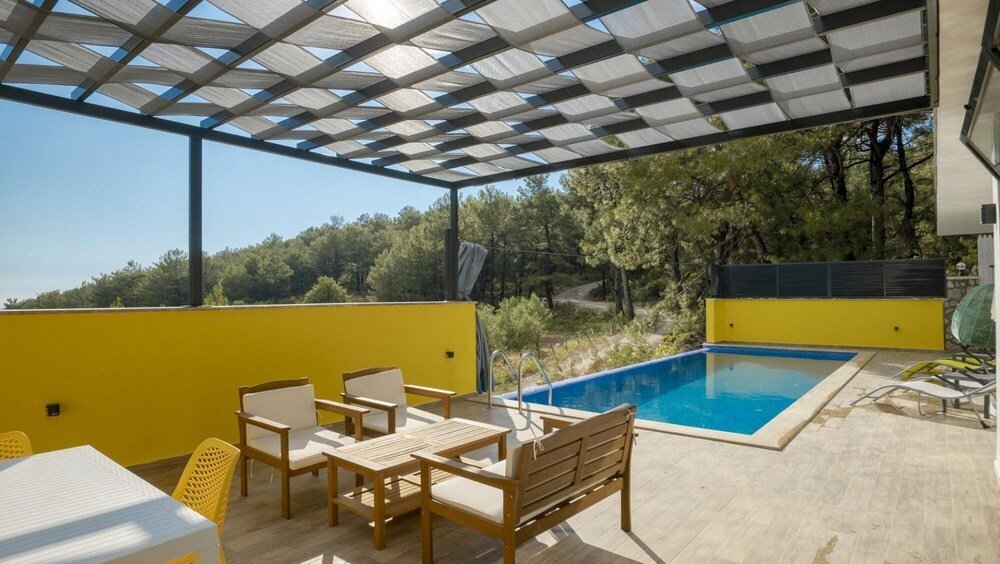 Исламлар: Captivating Villa With 2 Private Pools in Kas