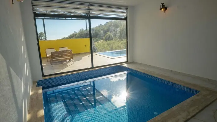 Исламлар: Captivating Villa With 2 Private Pools in Kas