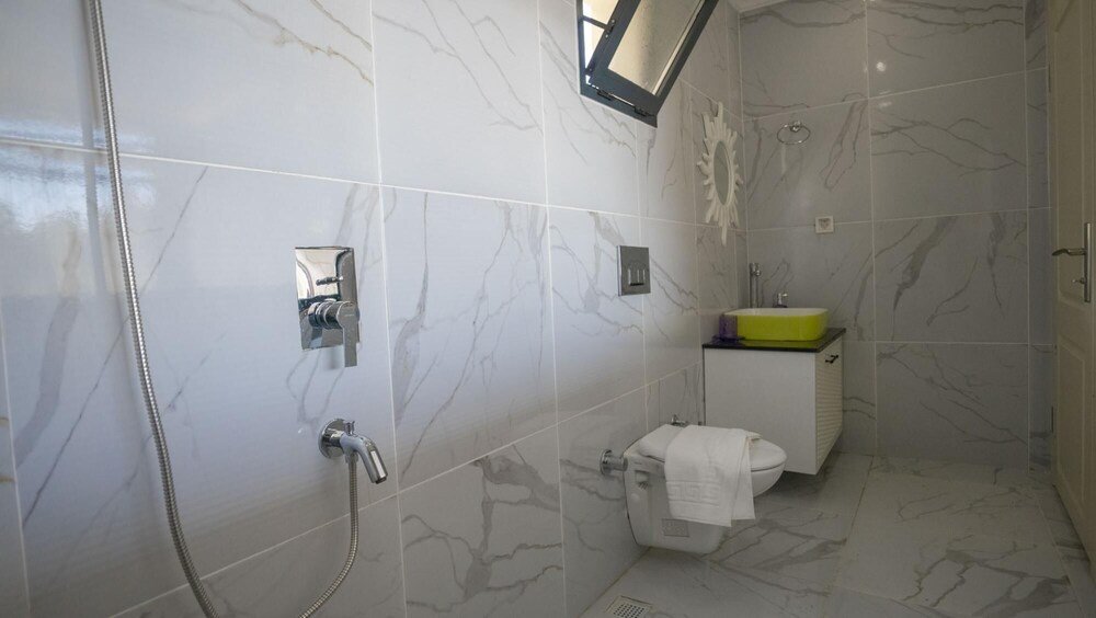 Исламлар: Captivating Villa With 2 Private Pools in Kas