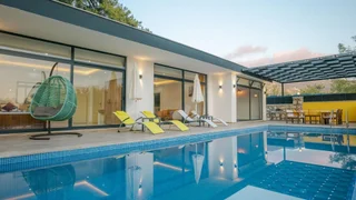 Исламлар: Captivating Villa With 2 Private Pools in Kas