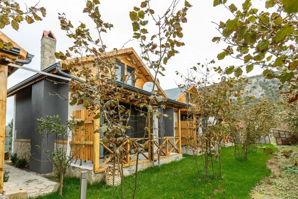 Сайл: Mesmerizing Tiny House On Riverside in Agva