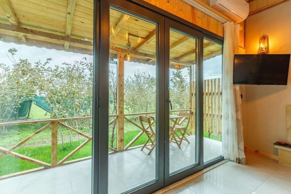 Сайл: Mesmerizing Tiny House On Riverside in Agva