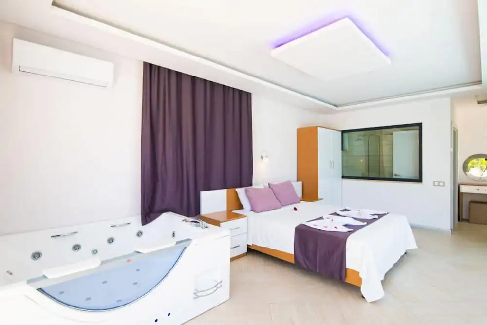 Сарыбелен: Dreamy Villa With Private Pool and Jacuzzi in Kas