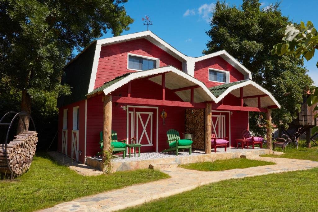 Сайл: Dachas Cove Hotel