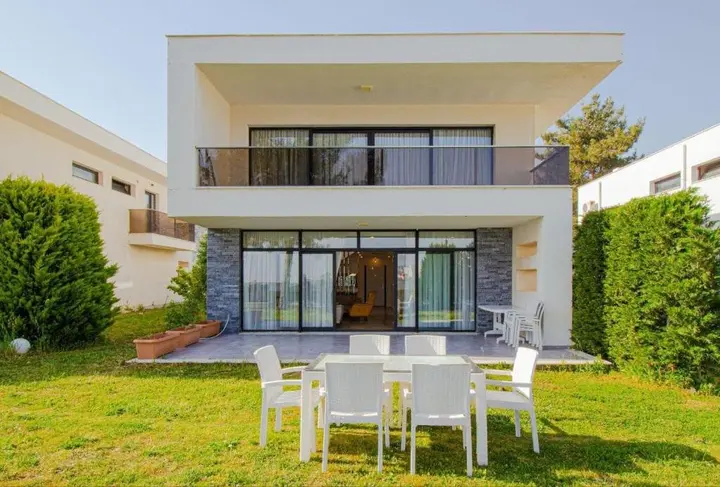 Согучак: Beverly hills kuşadası