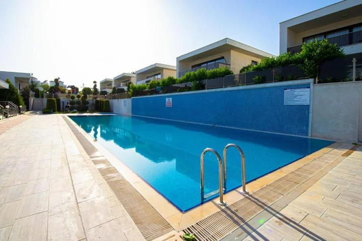Согучак: Beverly hills kuşadası